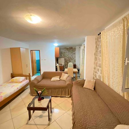 Pavle Apartmani Risan Exteriör bild