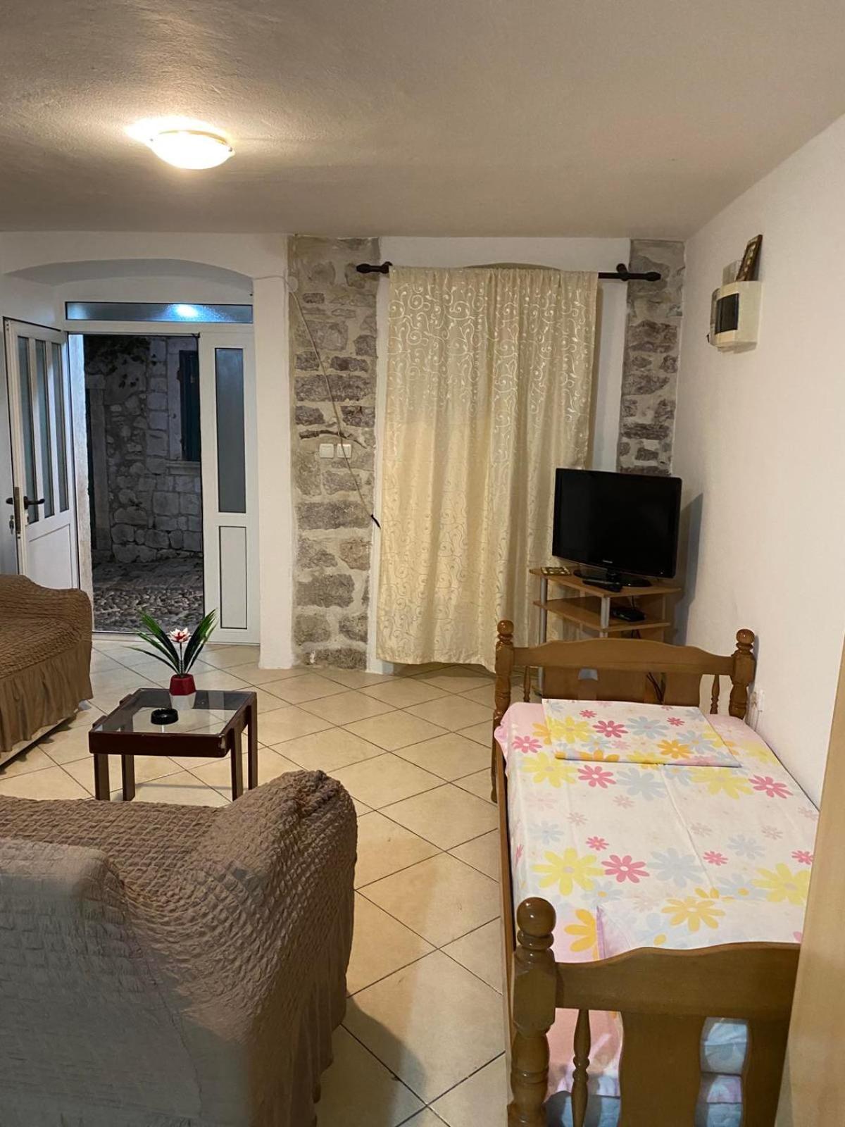 Pavle Apartmani Risan Exteriör bild