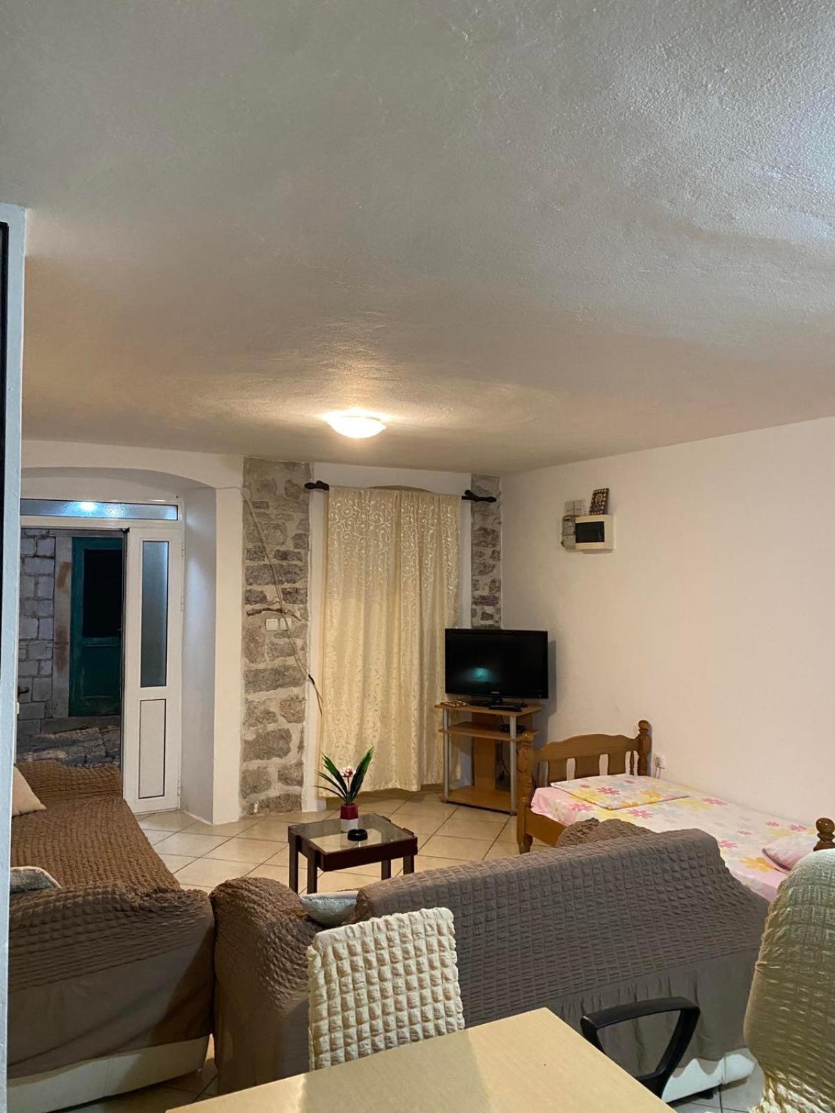 Pavle Apartmani Risan Exteriör bild