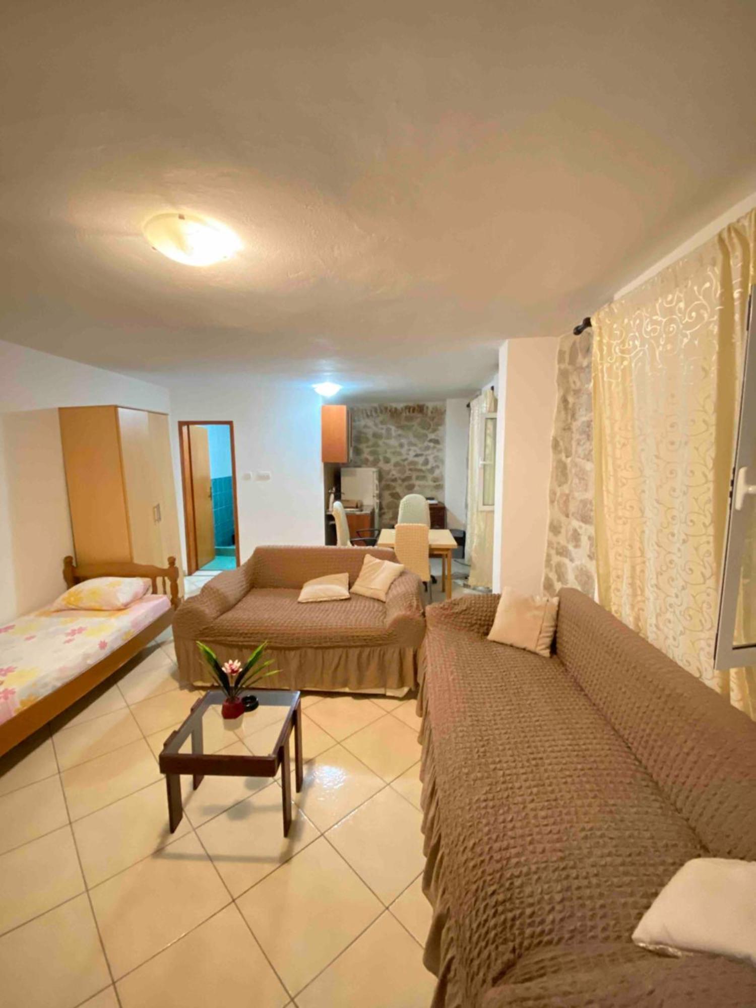 Pavle Apartmani Risan Exteriör bild